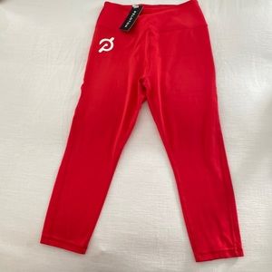 Peloton M red capri